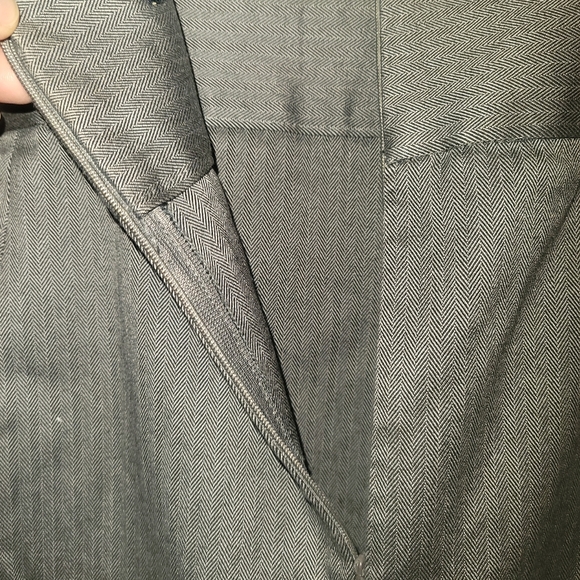 Banana Republic Gray Herringbone Pencil Skirt, Size 14 - Picture 6 of 7
